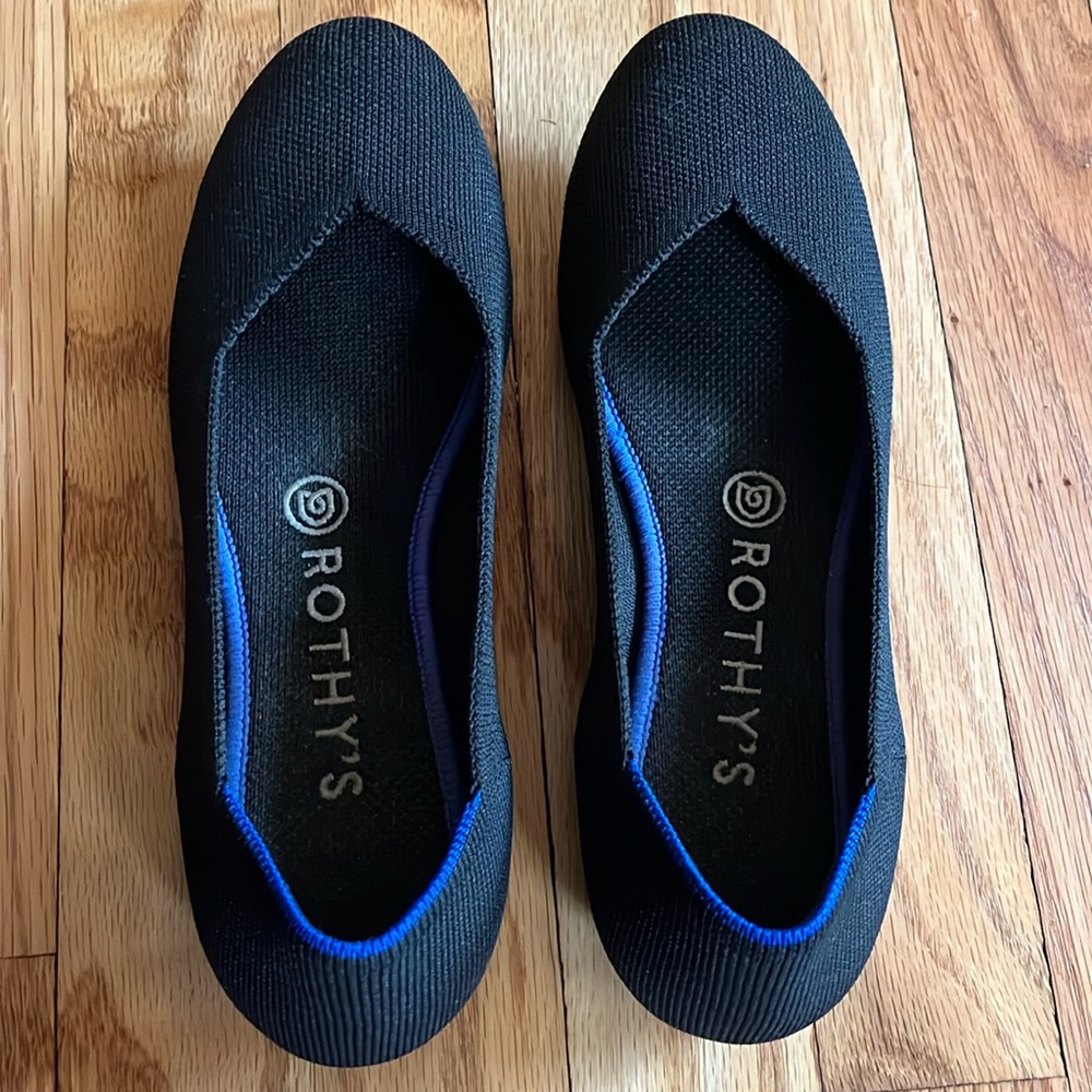 Rothy’s black flats
